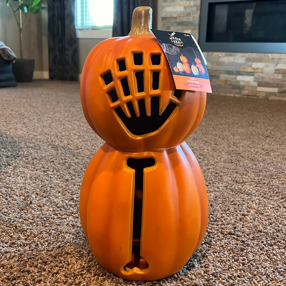 Hyde and Eek Lit Pumpkin Arm/Hand - new with tags